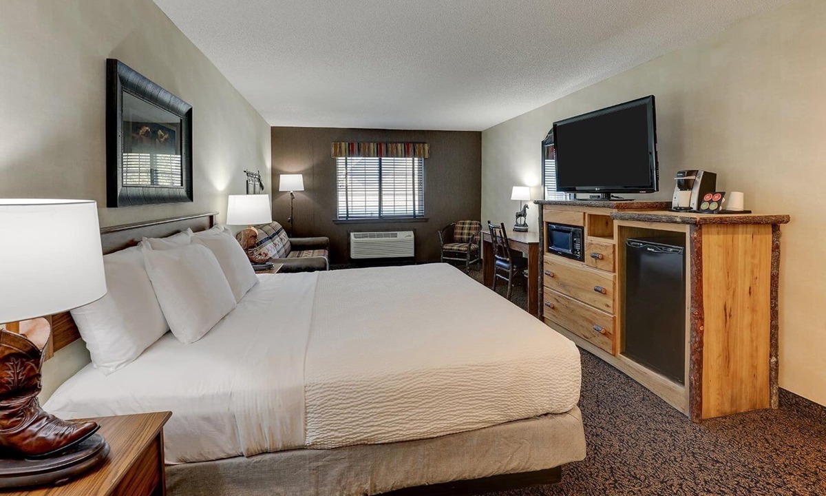 Johnston Hotel | 2 Suites | Spacious Suites w/Pool & Gym | 4.9 mi to Pole Position Raceway