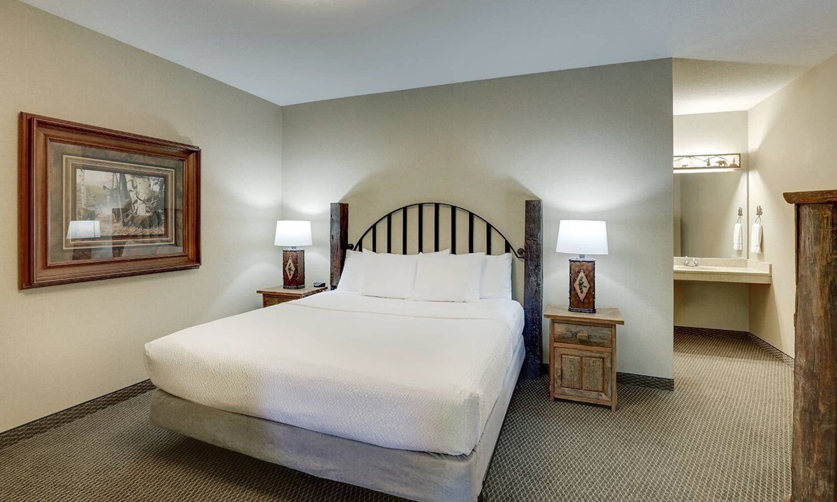Johnston Hotel | 2 Units | Johnston Stay w/pool Access | 0.5 mi to Texas Roadhouse