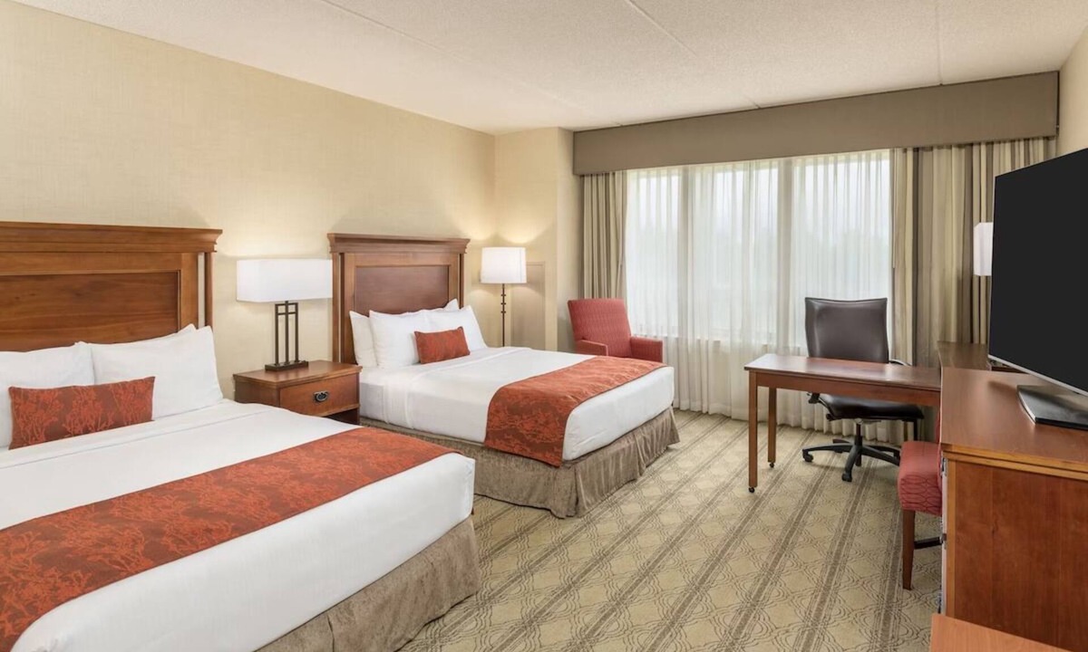 Blacksburg Hotel | 2 Units Near Virginia Tech | Spacious Stay in Blacksburg