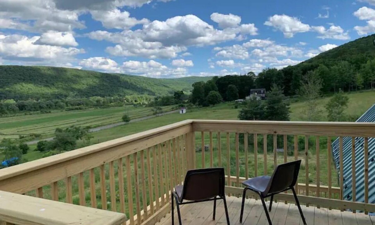 Beaver Dams House | 2 Valley View Family Farm Apartment
