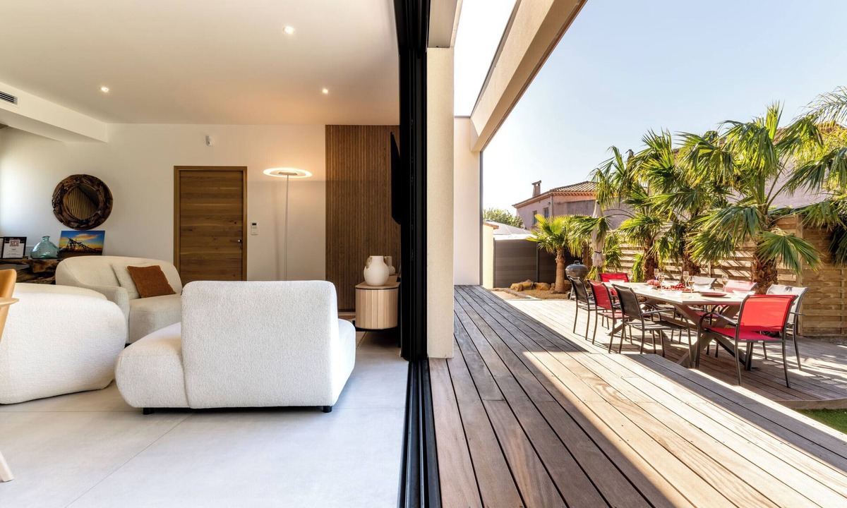 Le Grau-dʼAgde Villa | 2 Villas Beach Pools Large groups