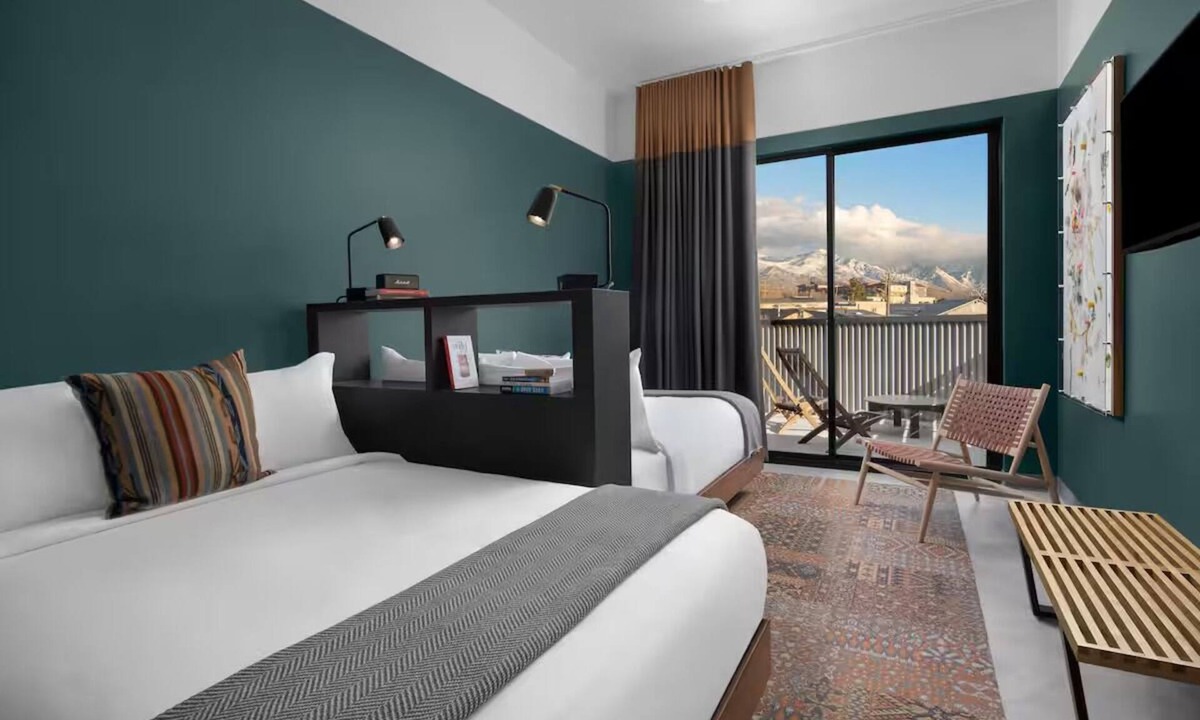 People's Freeway Hotel | 2 Wasatch Room at evo Hotel, Free Parking & Dog-friendly!