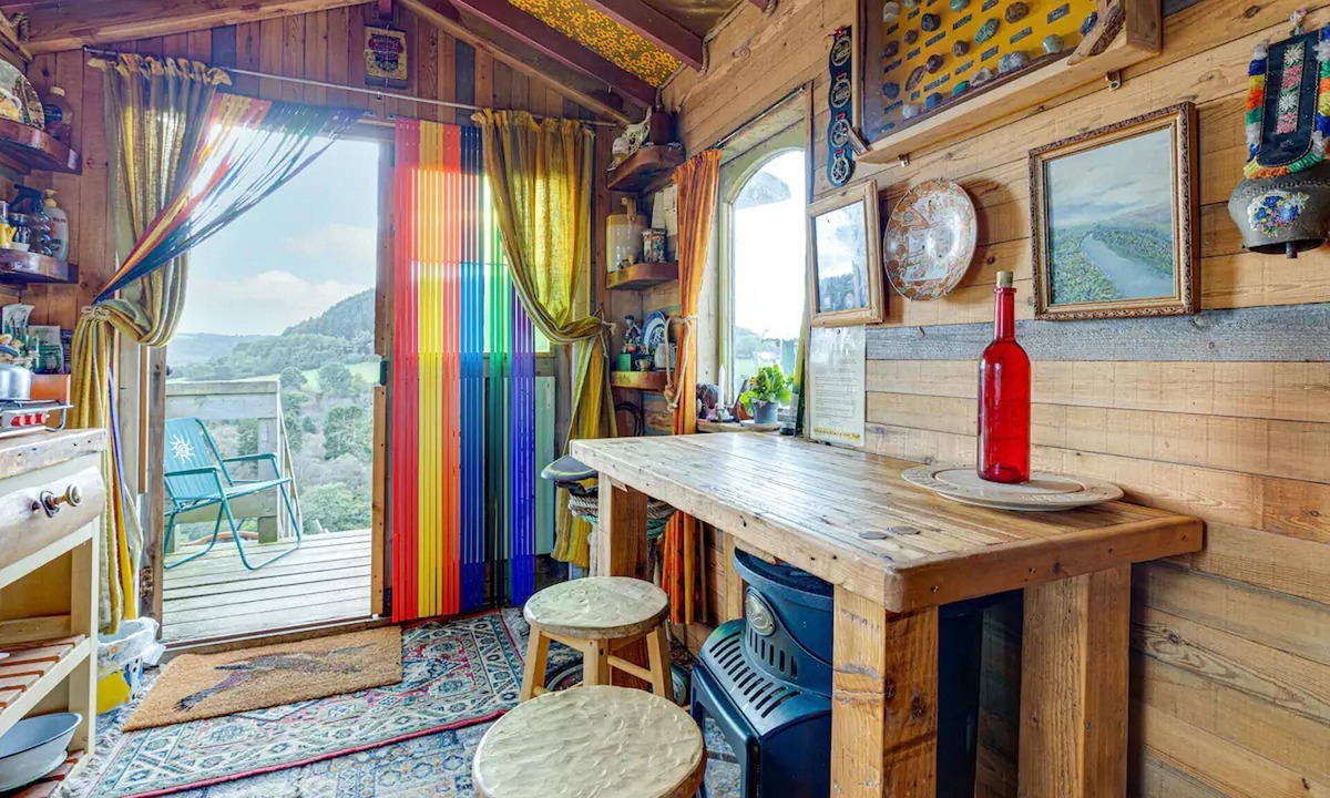 Scarborough Cabin | 2 x Double Bed, Glamping Wagon in Dalby Forest