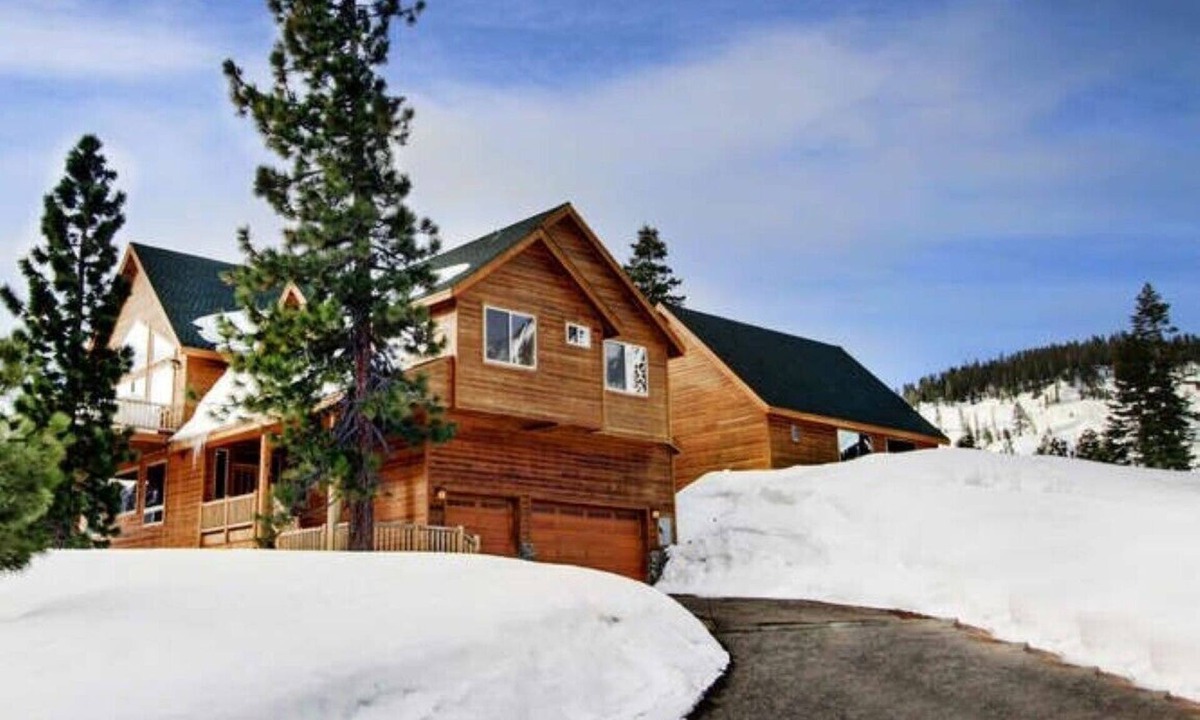North Upper Truckee House | #20-0594 - 7 bedroom Chiapa Estate W/Indoor Pool Movie Theater High Speed Wifi