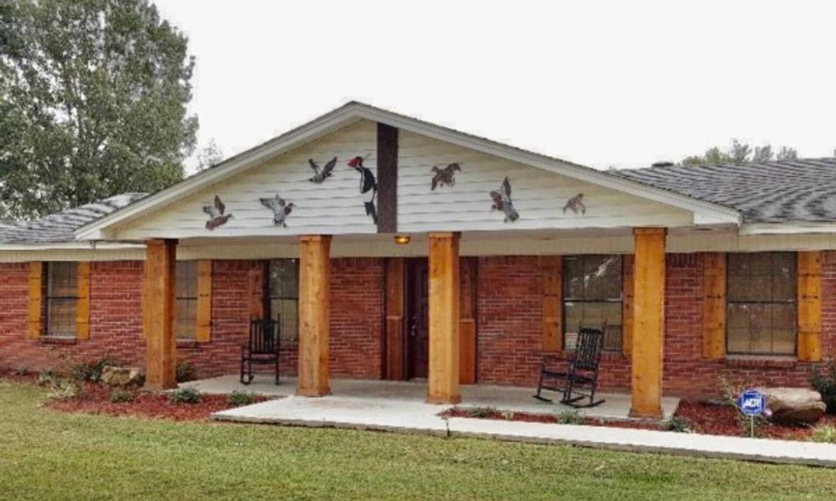 Brinkley Cabin | 20 Bed Ranch-Style Lodge on Private Land