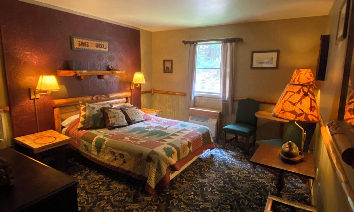 Cooksburg Apartment | 20-Cabin Room