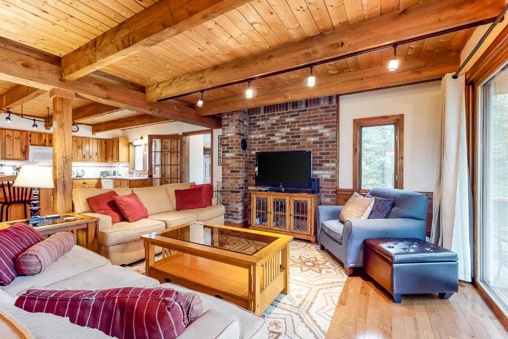 Intervale House | 20 Fox Run