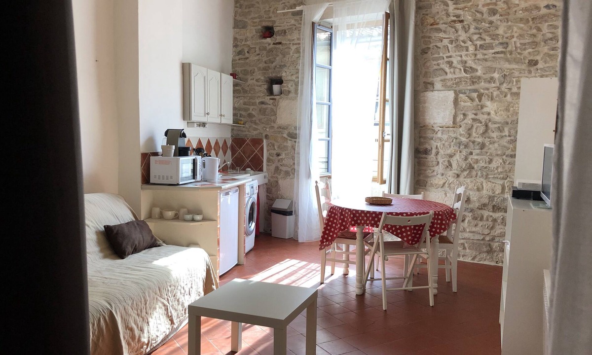 Quartier Administrations Apartment | 20 m'Arênes de Nîmes Large studio/mezzanine