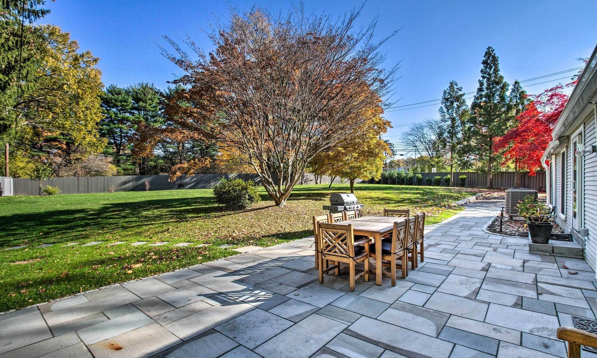 Wayne House | 20 Mi to Philly: Inviting Home w/Yard in Wayne!