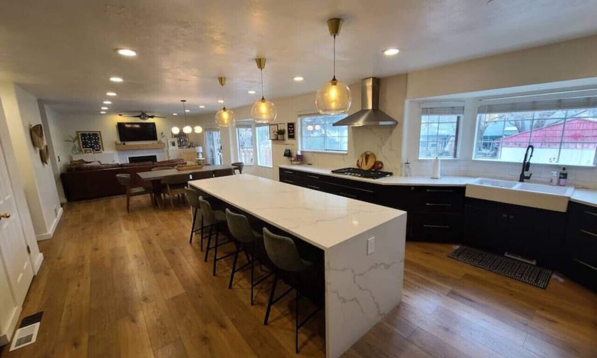 Cottonwood Heights House | 20 min from world class skiing
