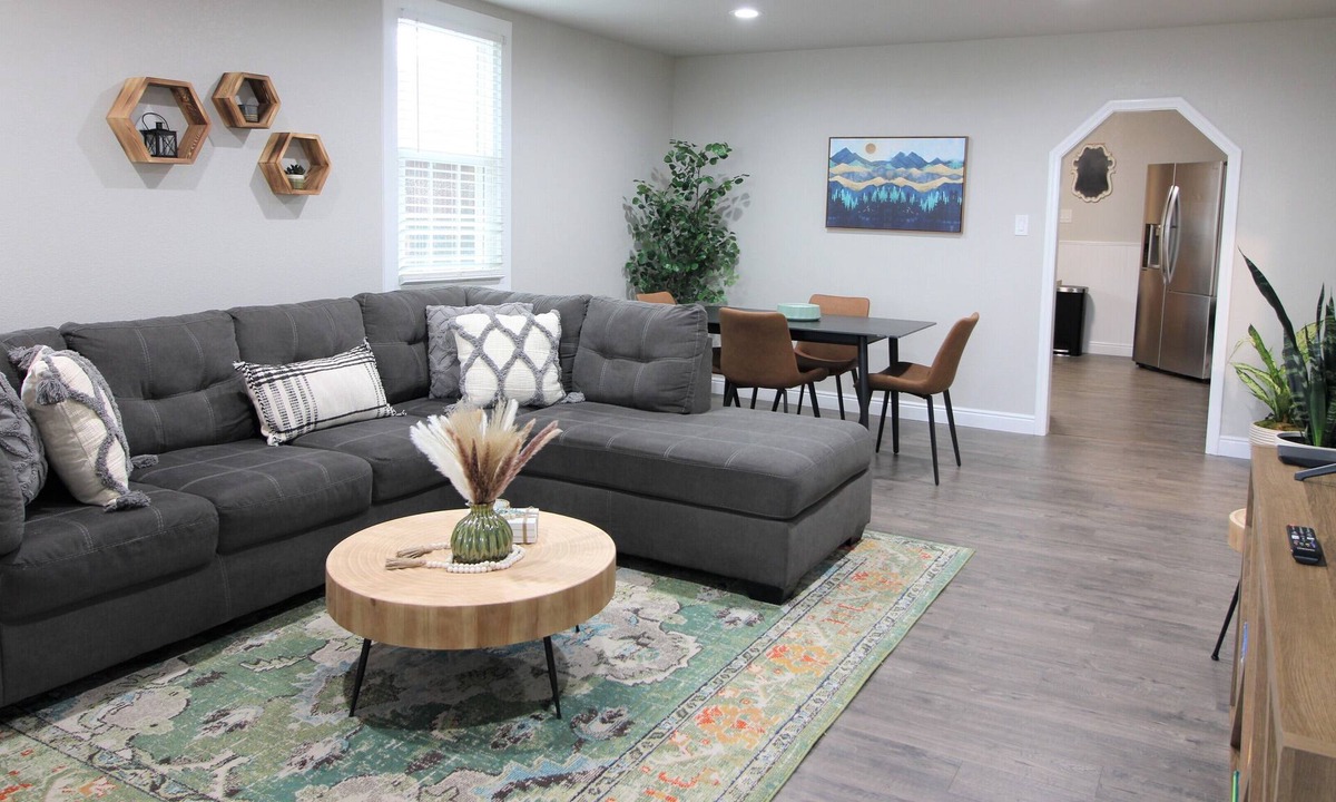 Arvada House | 20 min to RedRocks, 15 min to downtown, 420ok, Free RV parking, Private, dogs ok
