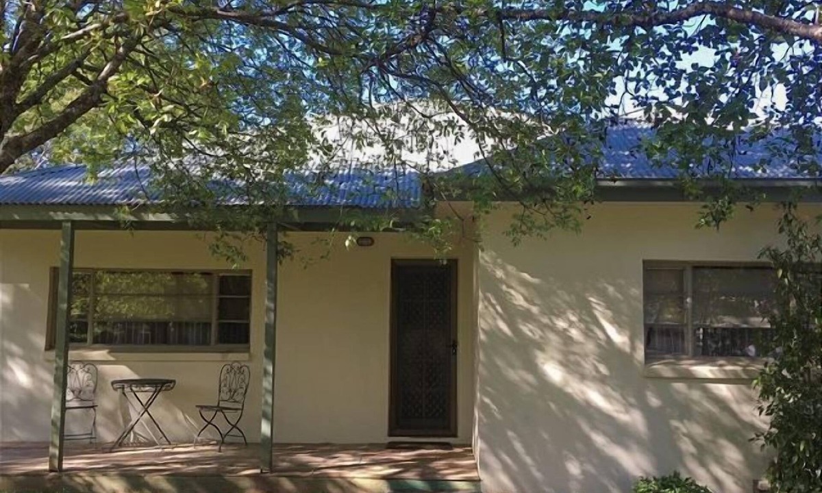 Bright Apartment | 20 Mountbatten Avenue