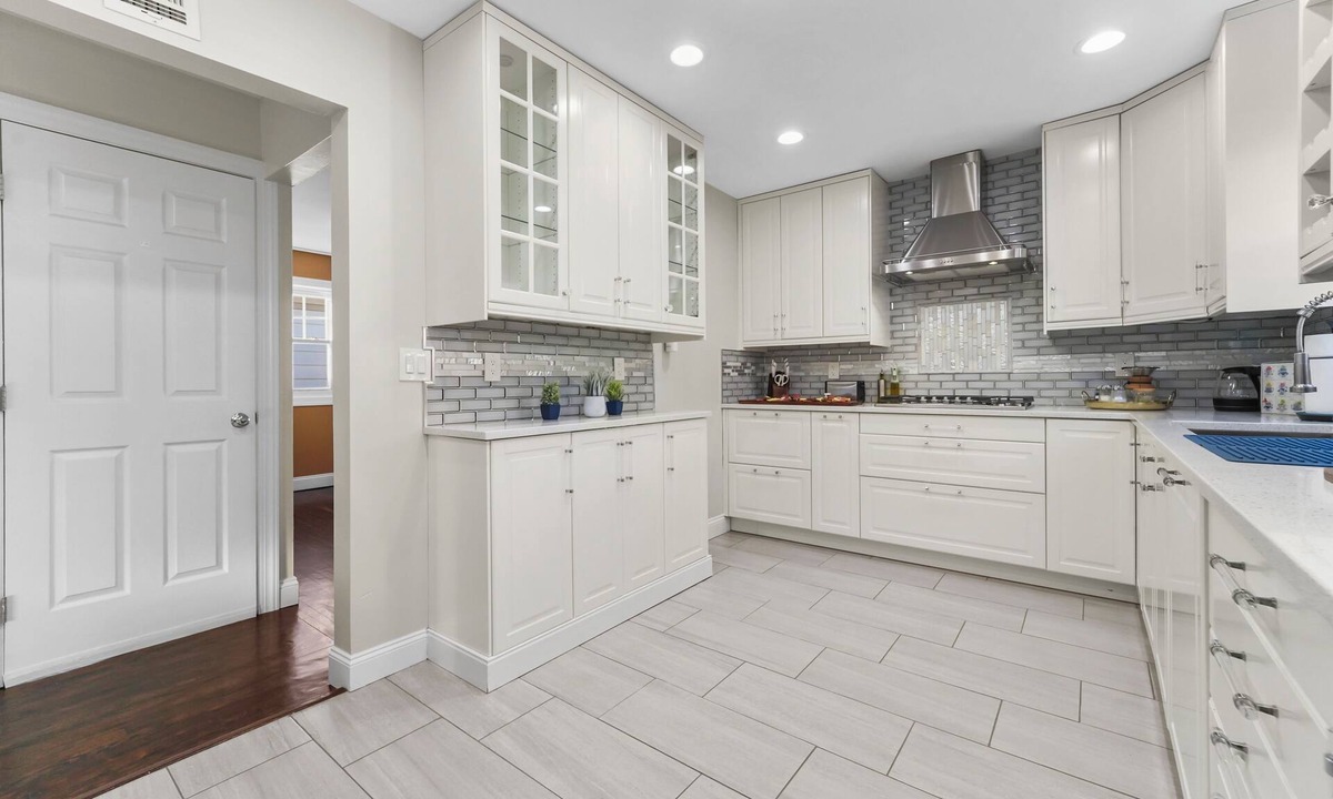 Constable Hook House | 20% Off 6br Home 3 parking spaces, Chef’s Kitchen