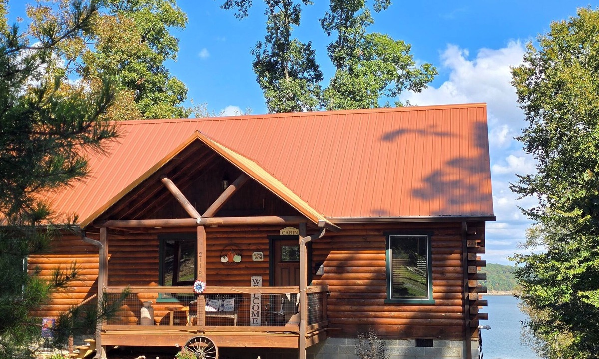 Dandridge Cabin | 20% Off by 5/31 Fox Den Lakefront Douglas Lake