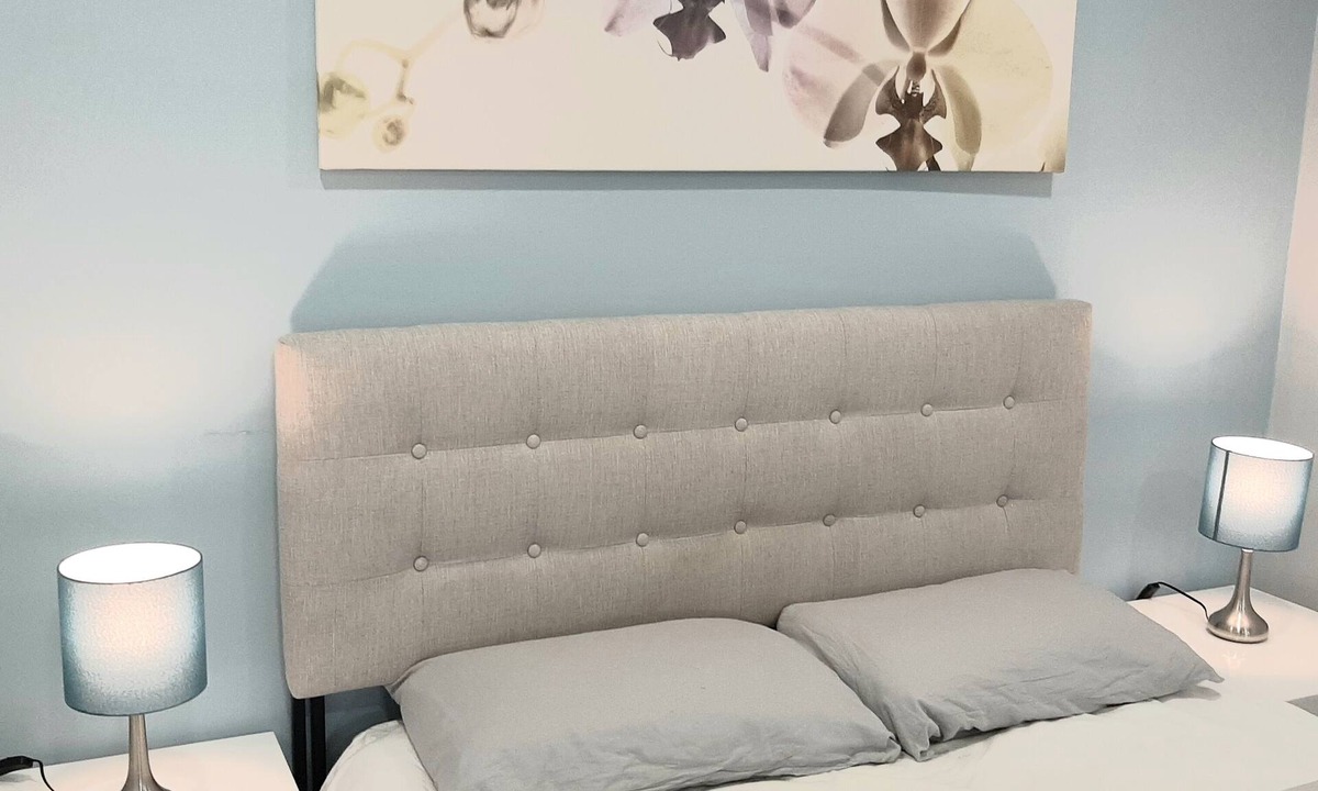 Newmarket House | 20% off Seperate entrance entire basement with wifi one parking