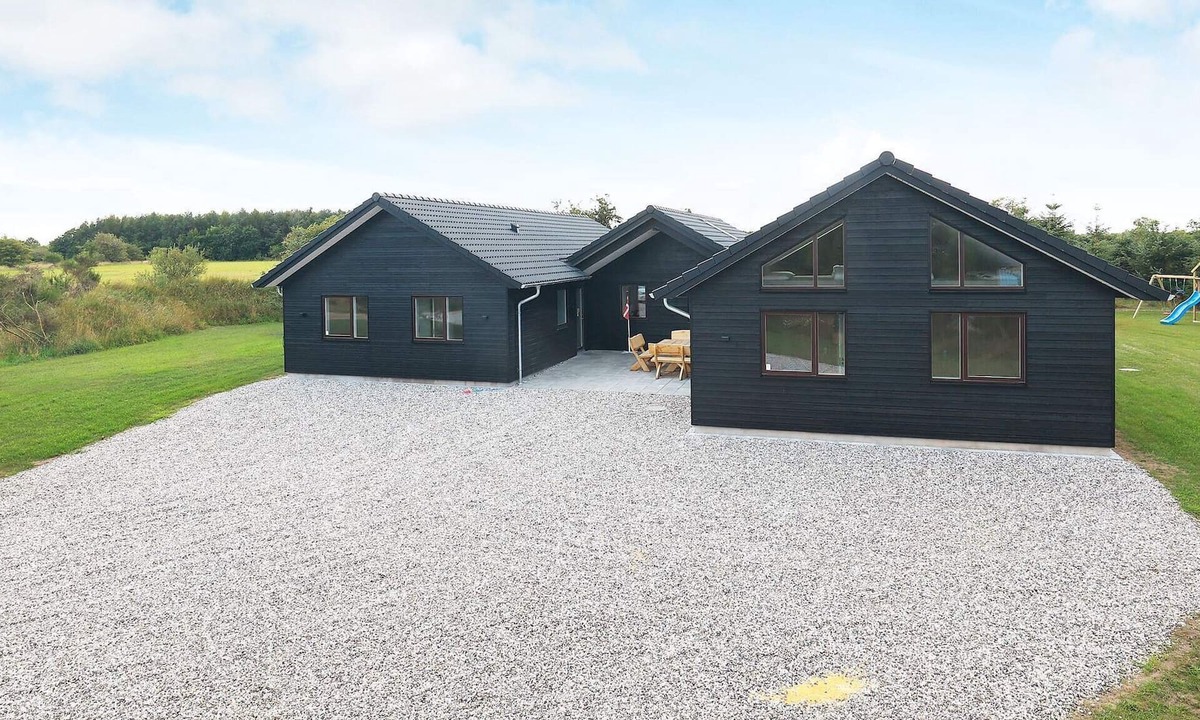 Sundstrup House | 20 person holiday home in Højslev