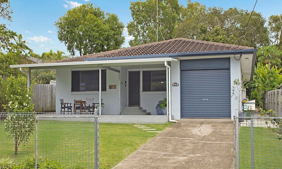 Moffat Beach House | 20 Roslin St Moffat Beach QLD