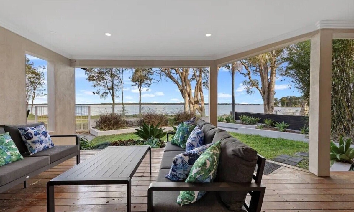 Buff Point House | 20 Steps to Heavenly Waterfront Paradise!