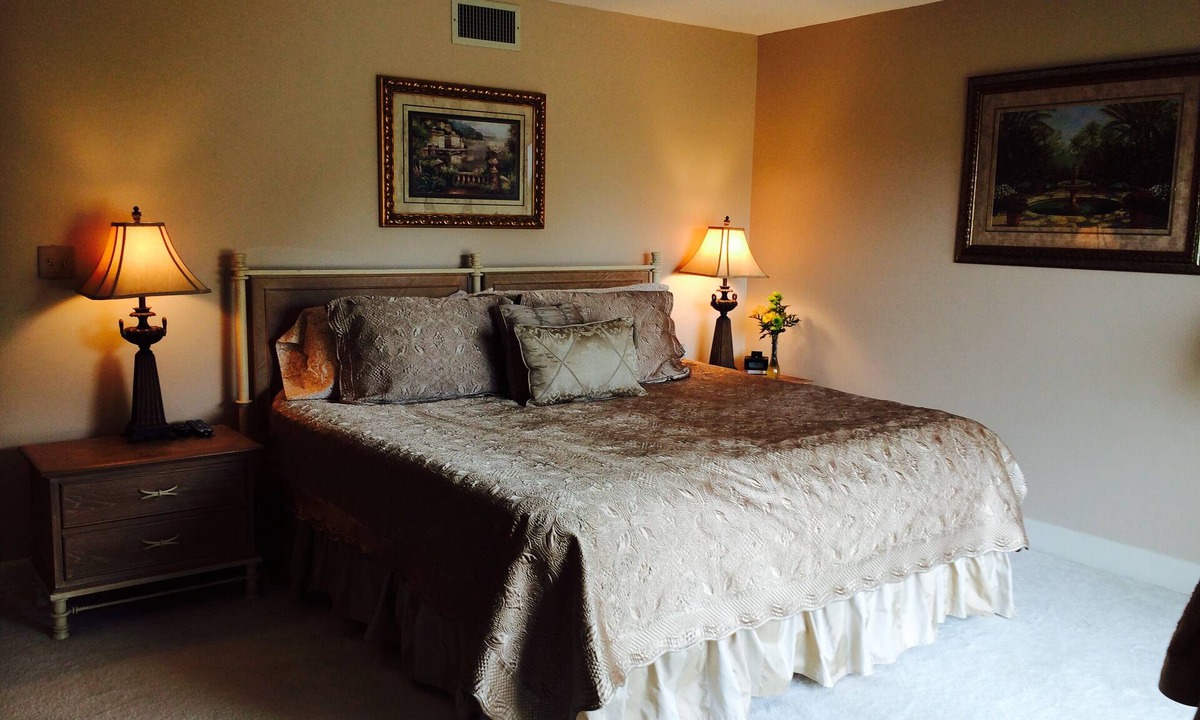 Litchfield by the Sea House | 200 STEPS Bed to BEACH OCEANFRONT LUXURY 6 Guests. PREMIER PROPERTY and HOST