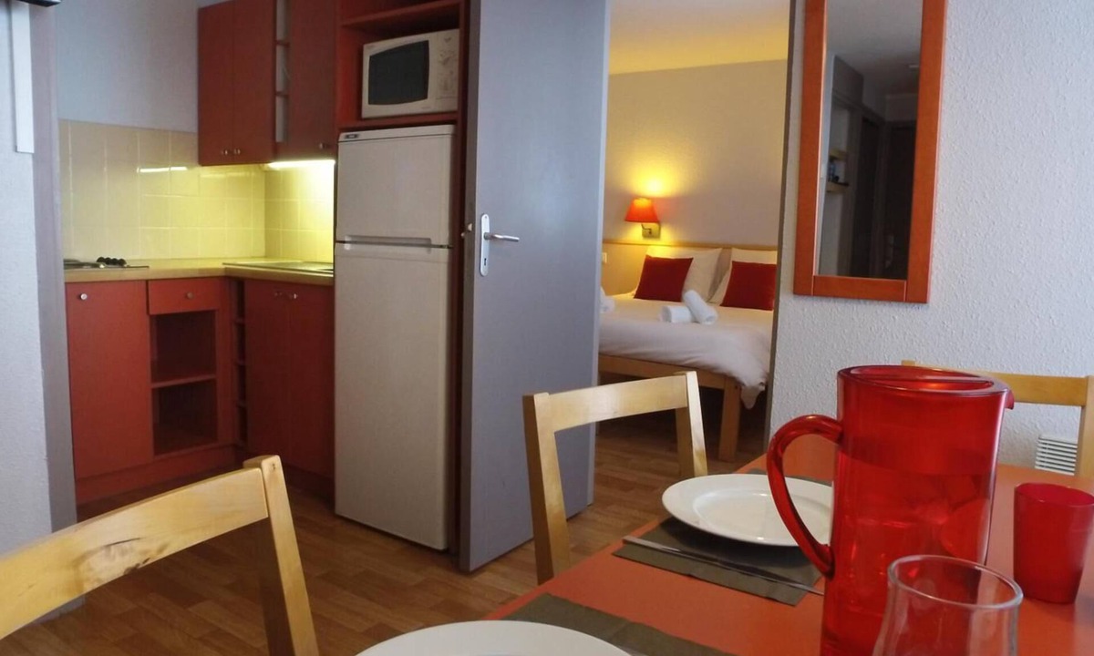 Prapoutel Apartment | 200m from resort center, tv, ski locker, 40m², Les 7 Laux