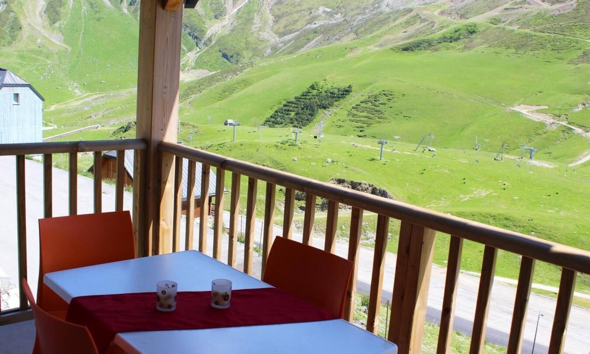 La Mongie Apartment | 200m from shops, view ski slopes/mountain, swimming pool, terrace, parking, tv, ski locker, 60m²
