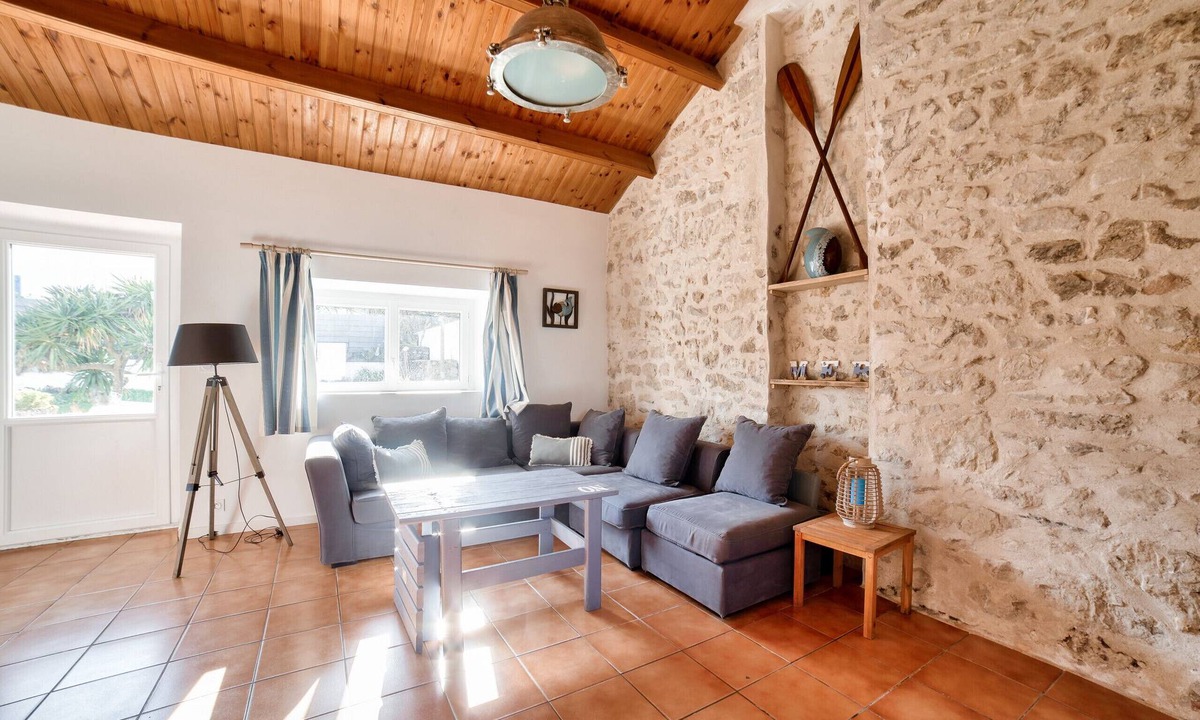 La Gueriniere House | 200m from the beach, garden, 6 adults 2 children