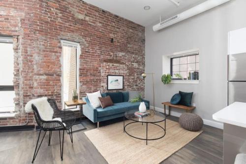 Downtown Boston Apartment | 200mbps speeds Laundry Long Stays