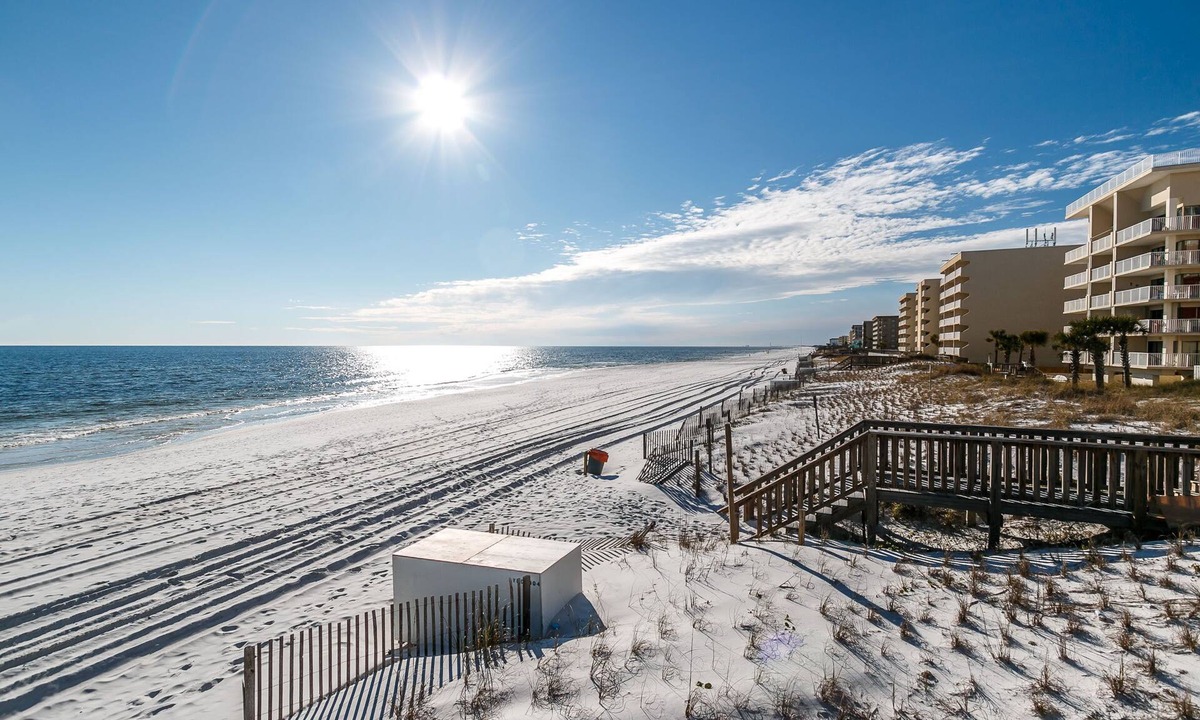 Fort Walton Beach Condo | 202 Tropical Isle Studio Suite- Steps to Beach! Reduced MONTHLY Rates