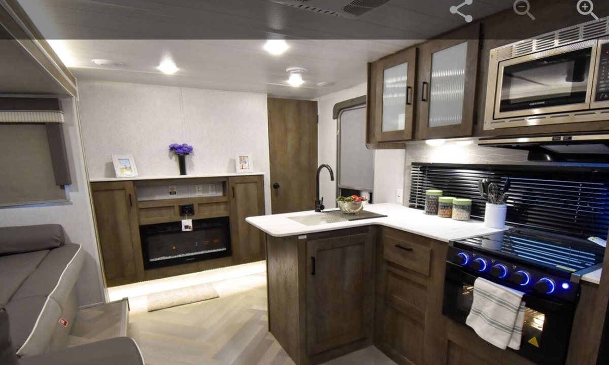 Buckingham House | 2023 Forest River X-Lite- sleeps 10