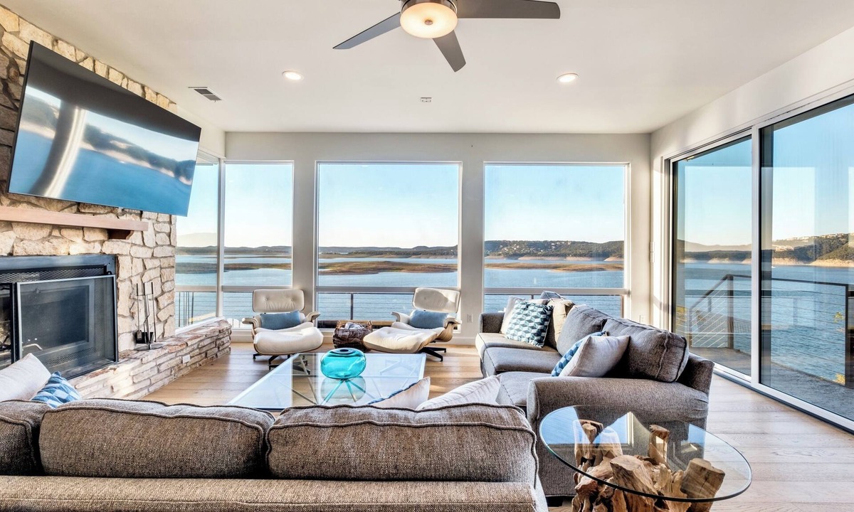Hughes Park Lake House | 2024 Newly Renovated - NEW PHOTOS - Private dock in the water, 2 Master Bedrooms