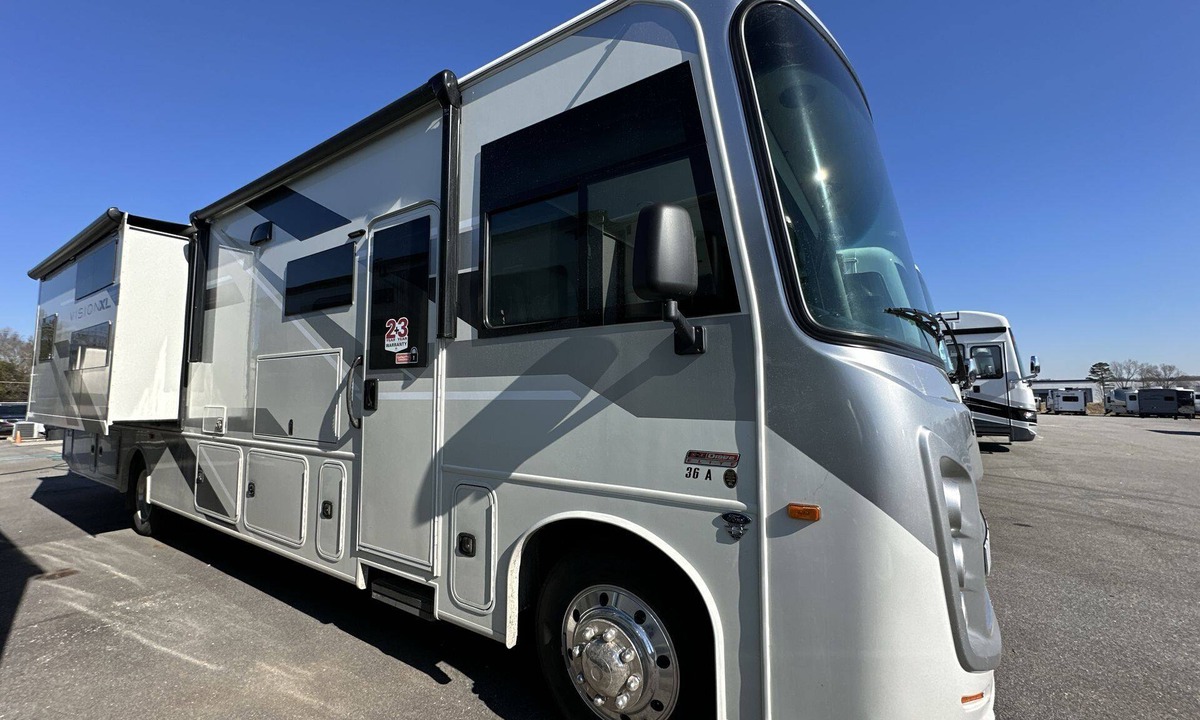 Coram House | 2025 RV with 2 full baths sleeps 9