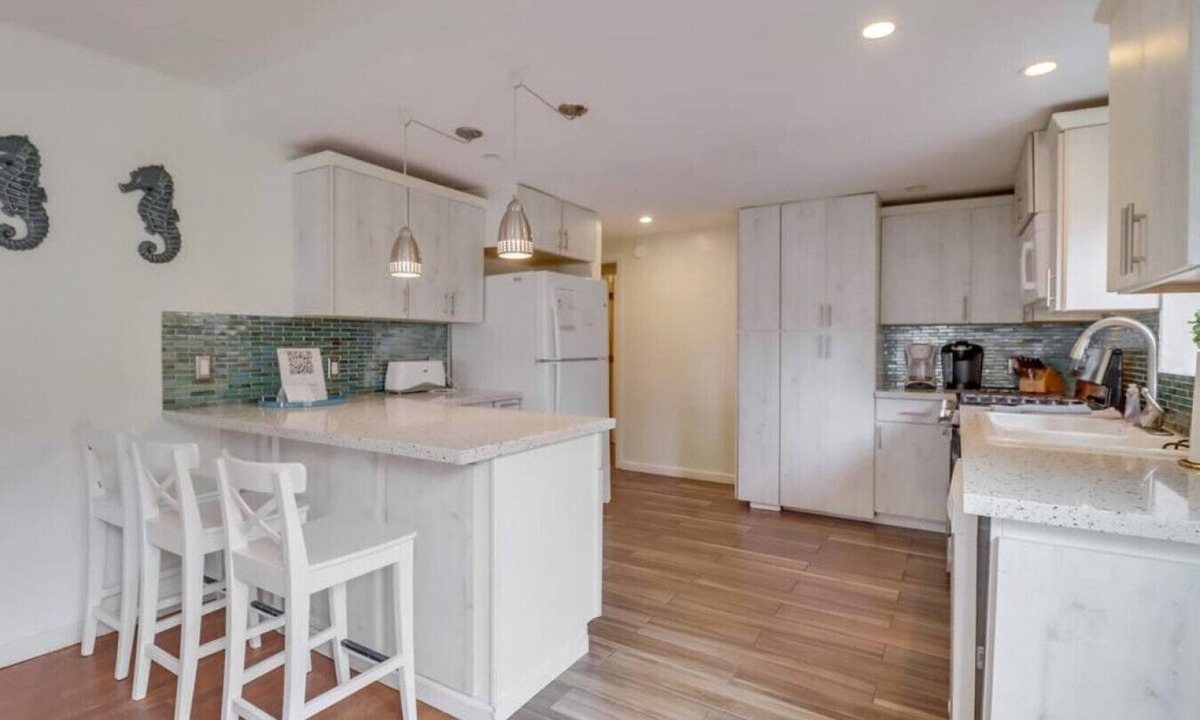 Mission Beach Apartment | 2026 NEW remodel coming soon. Mermaid`s Cove, Nestled between Beach and Bay!