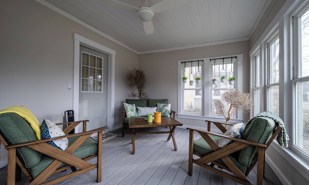 Three Oaks House | (2026 OPEN!) Three Oaks Home Close To Everything! Two Night Summer Min!