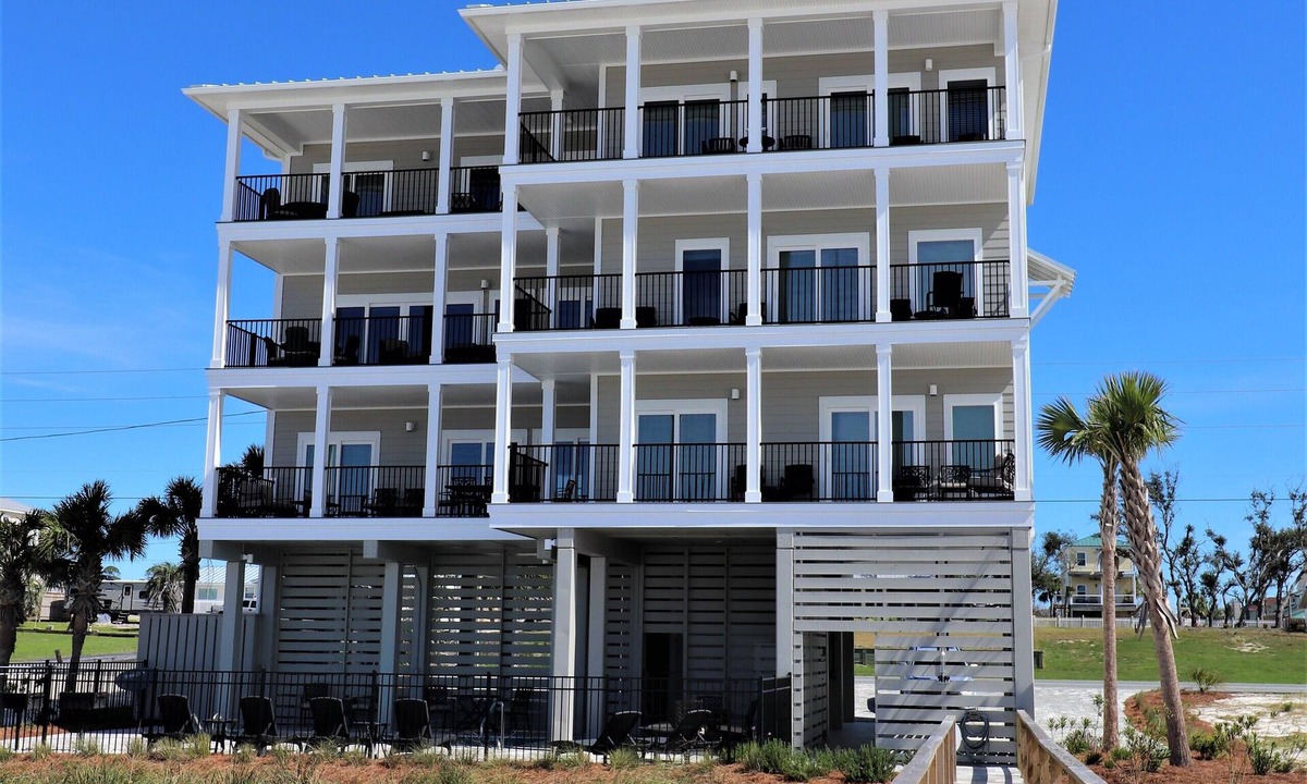 Port St. Joe House | 2026 RATES DISCOUNTED! GULF FRONT 9BD/9.5BA , 3 LIVING AREAS, ELEVATOR, POOL!