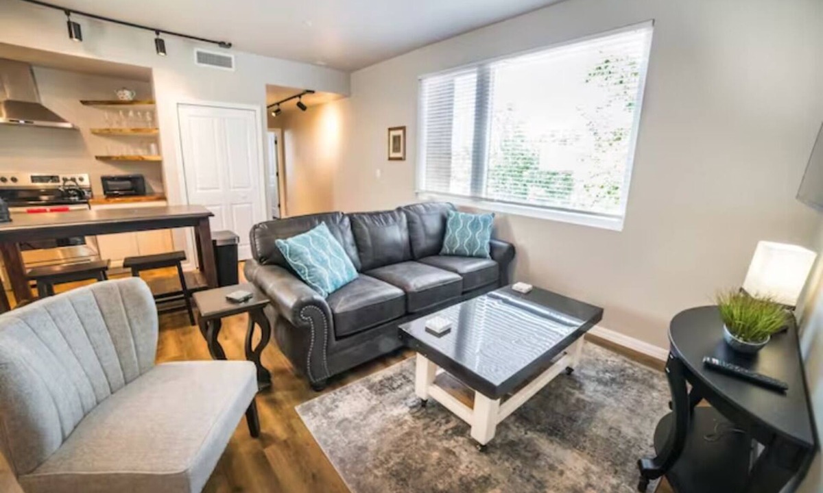 Southside Apartment | 203 The Lofts, by Flagtown, 2 bed 2 bath with community hot tub