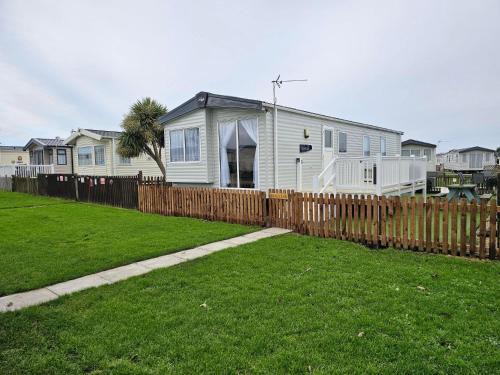 Brean Apartment | 205 Holiday Resort Unity 6 berth No Pets Passes Optional