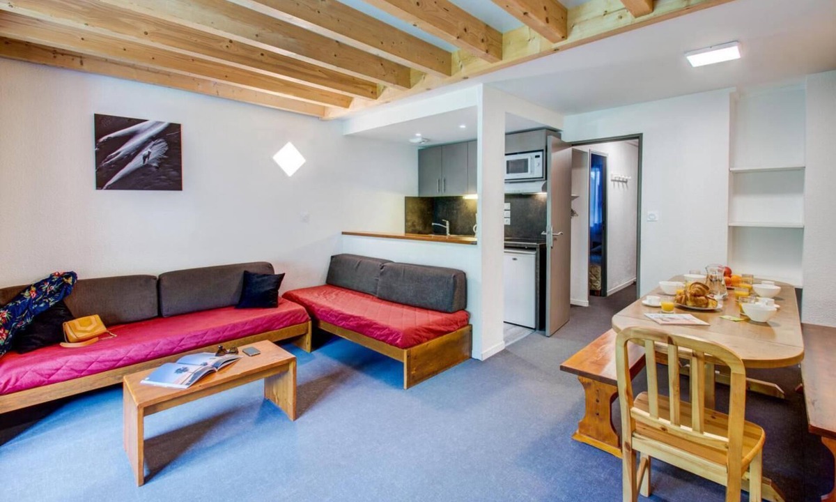 Peyragudes Apartment | 20m from shops, sauna, jacuzzi, hammam, balcony, parking, tv, ski locker, 55m², Peyragudes