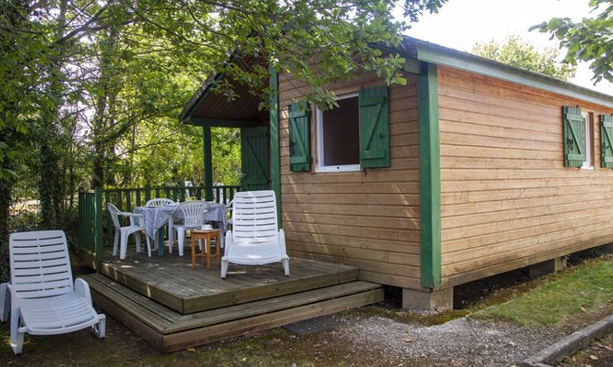 Naucelle Ski Chalet | 20m² Chalet in Naucelle with Terrace