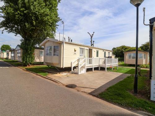 Felixstowe House | 21 Poplar Avenue