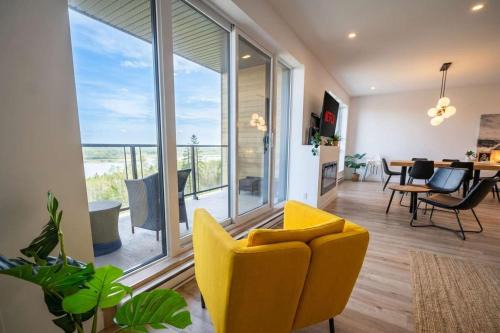Baie-St-Paul Apartment | 210 - Chic Escape - View & Comfort with Pool