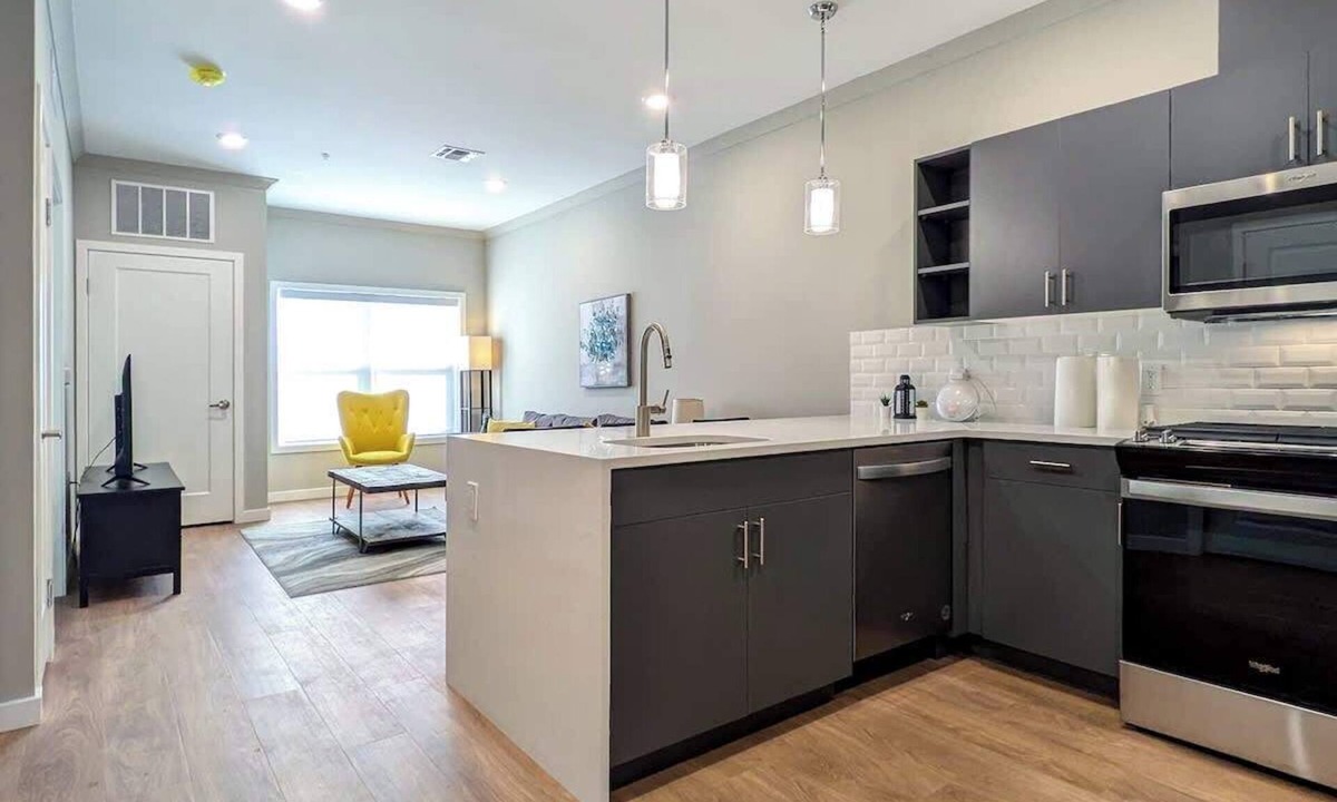 Dunellen Apartment | 212 Modern 1BR Apt Walk to NJTransit