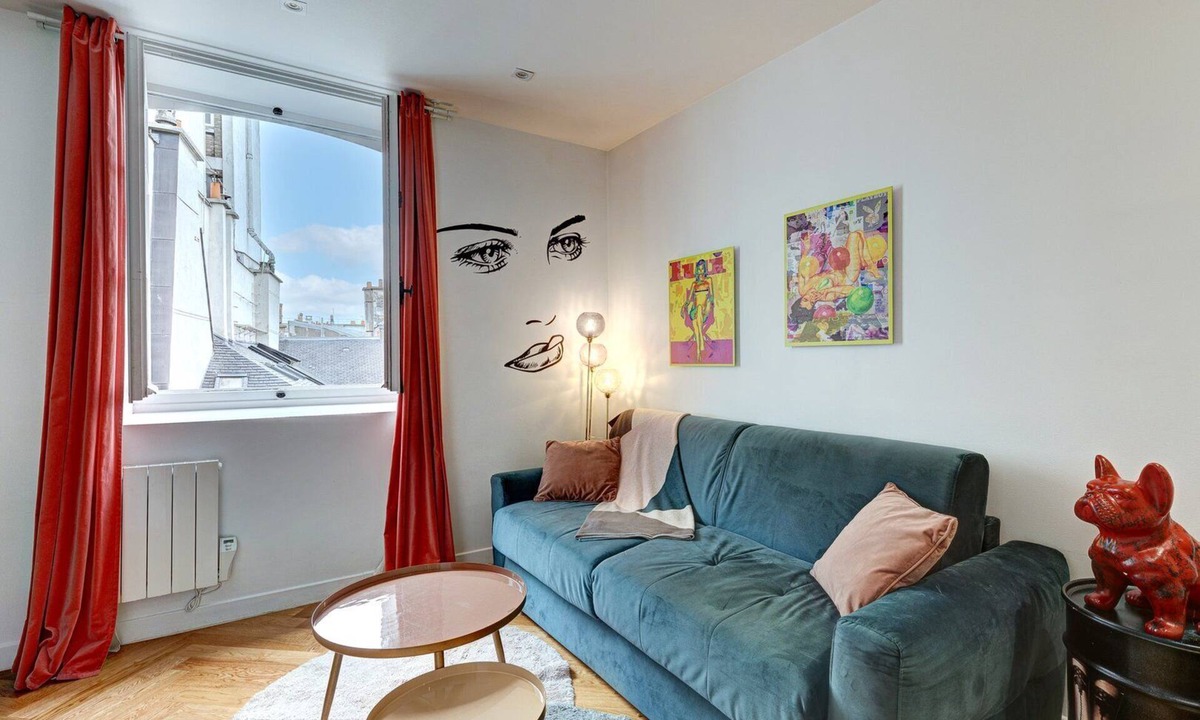 Quartier Sainte-Avoye Apartment | 212 Suite Louboutin - Superb Apartment in Paris