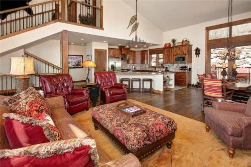Keystone Villa | 214 Caravelle Drive