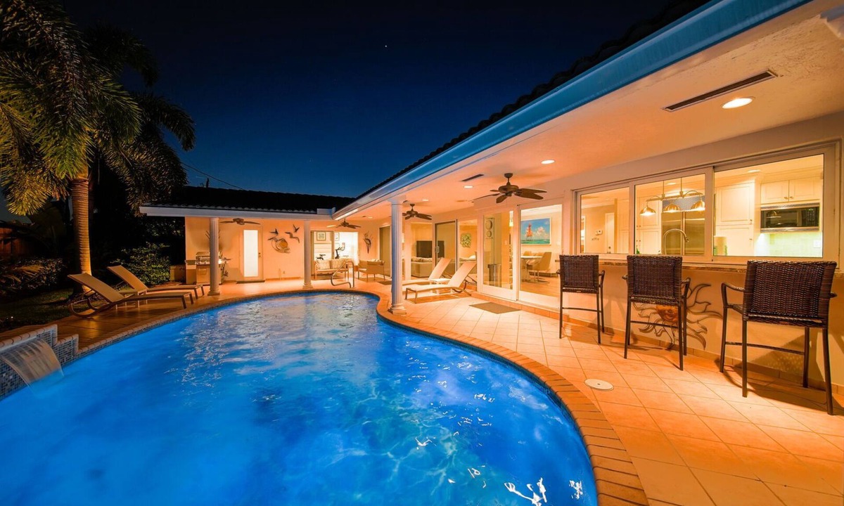 Imperial Point House | 2152 Managed By Brampton Park