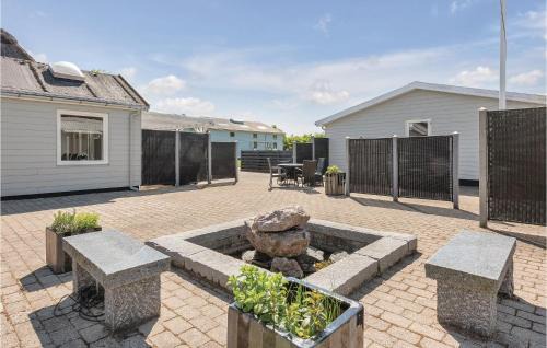 Henne House | 22-Bedroom Holiday Home In Henne