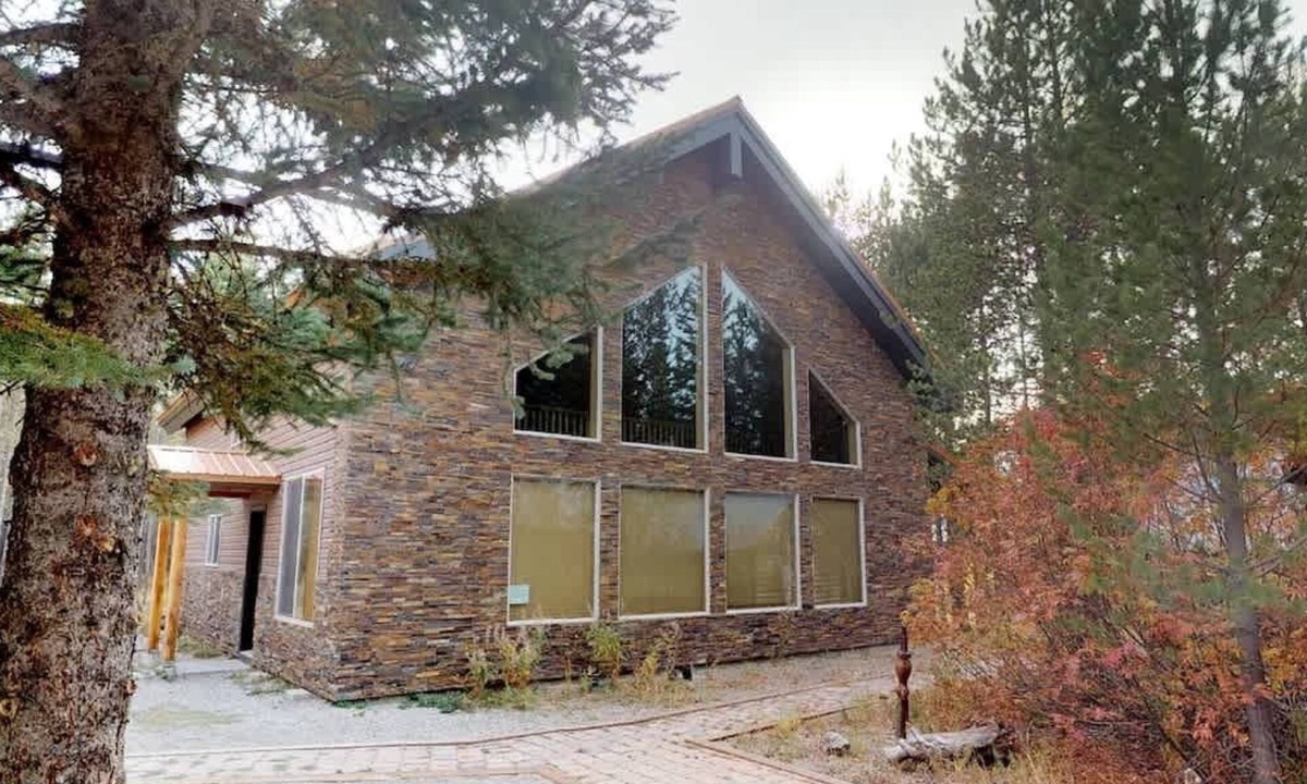 Island Park Cabin | 22 MI to YNP | Firepit & Patio | Spacious Lodge