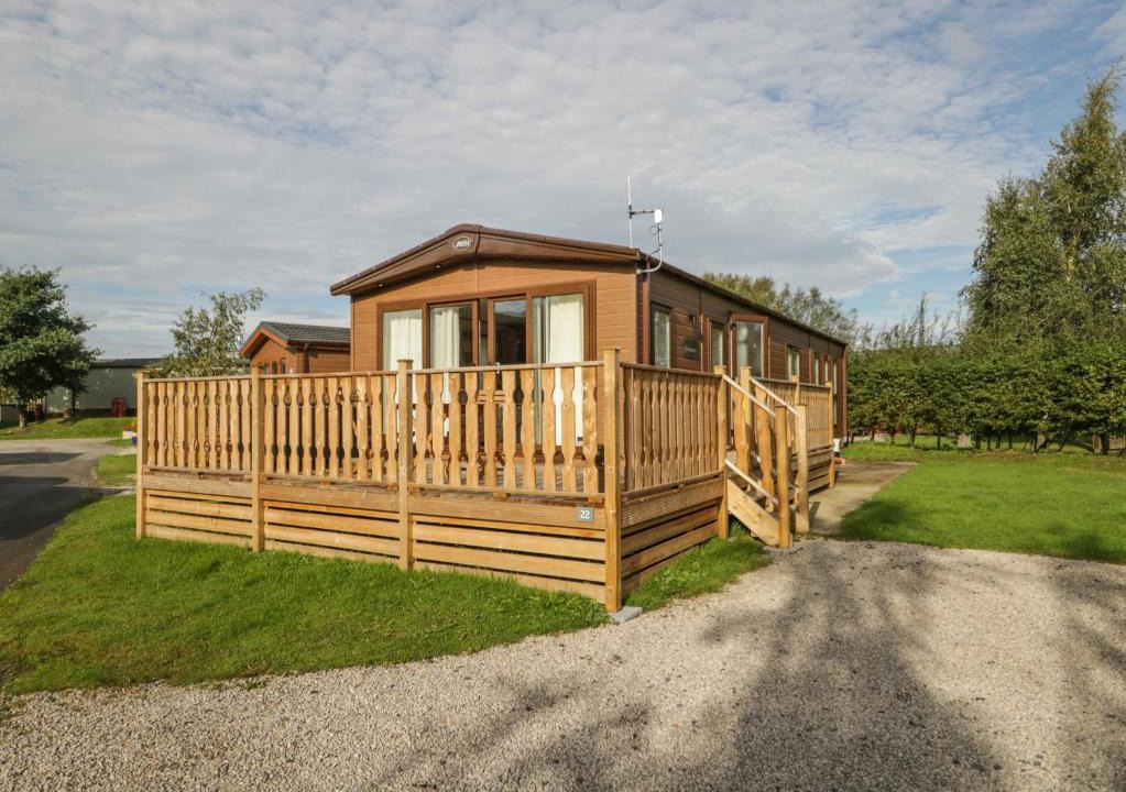 Tewitfield House | 22 Sherwood