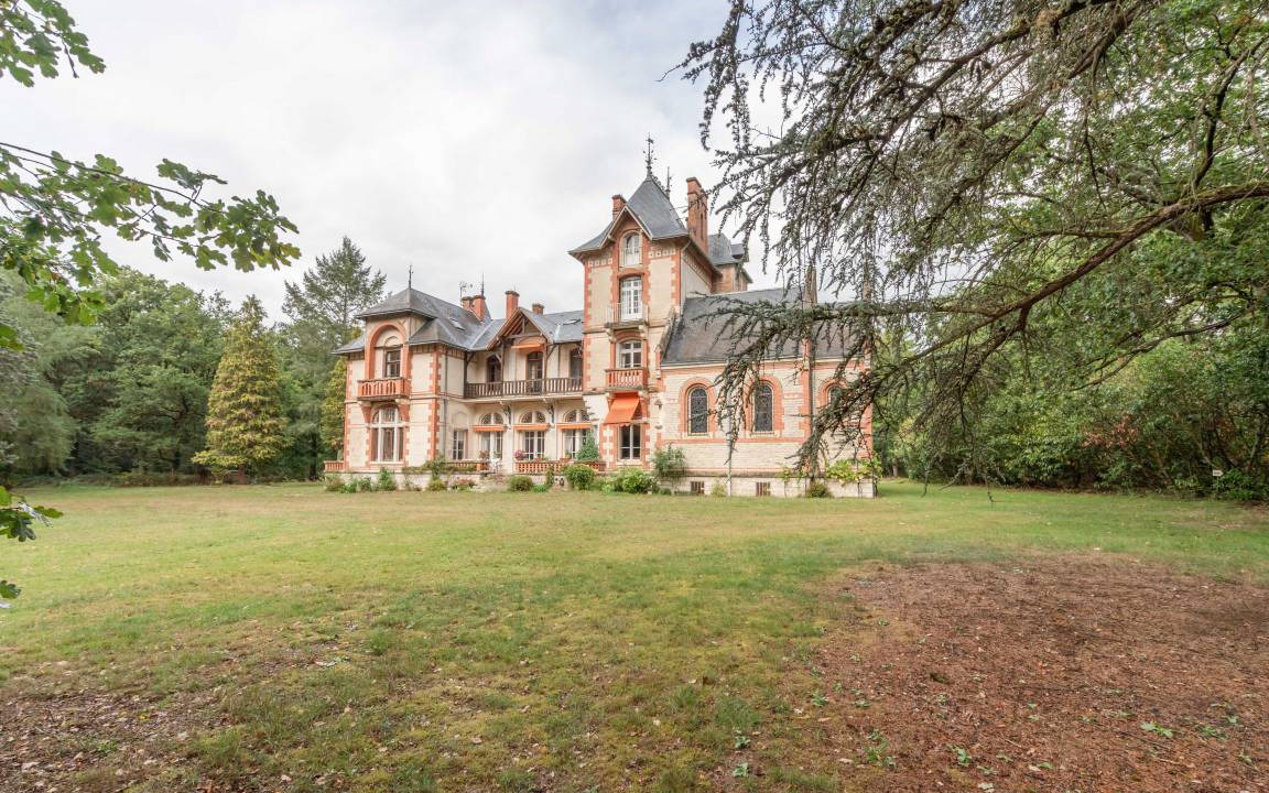 Pierrefitte-sur-Sauldre House | 220 m² House ∙ 5 bedrooms ∙ 15 guests