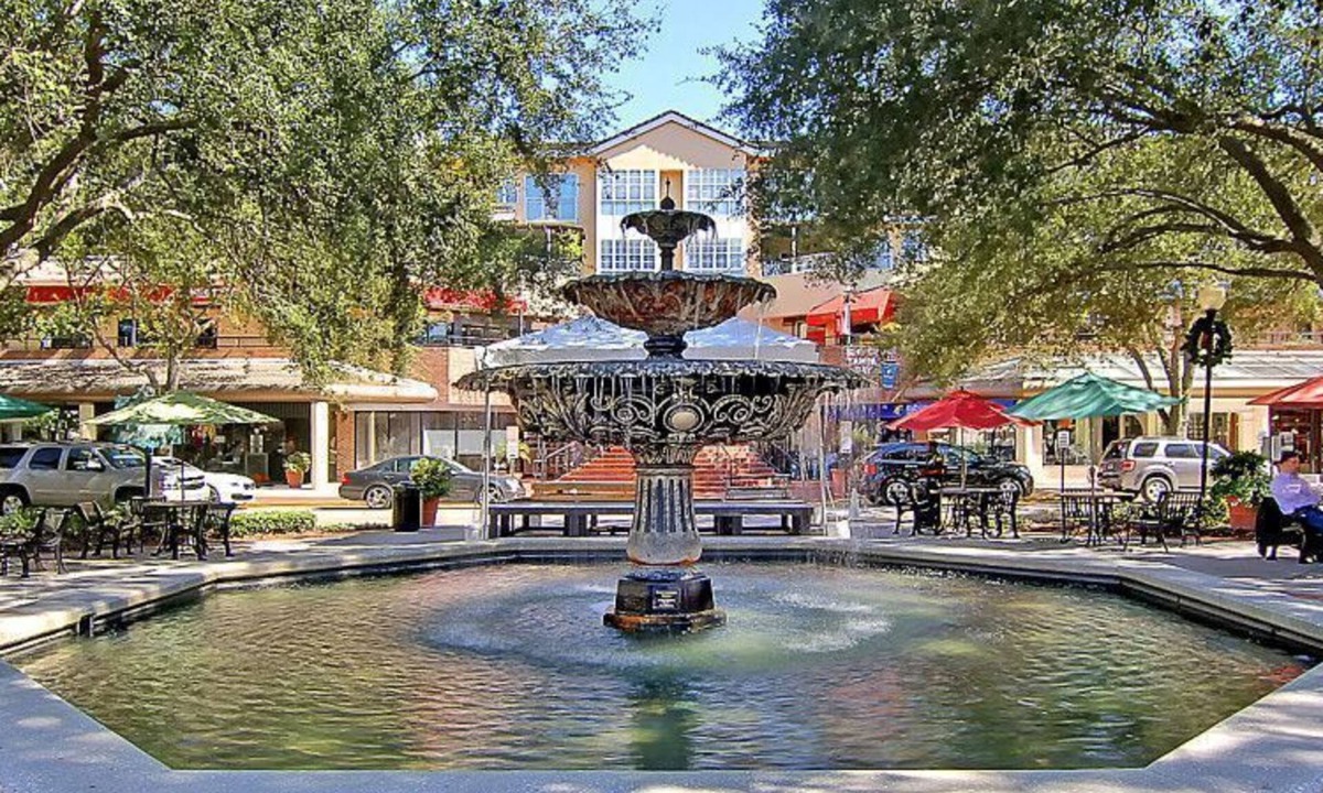 Ybor City Cottage | 2215 E 19th Ave