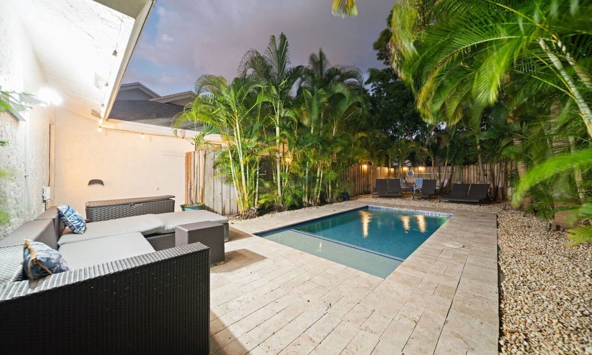 Tropic Isle House | 2221 Managed by Brampton Park